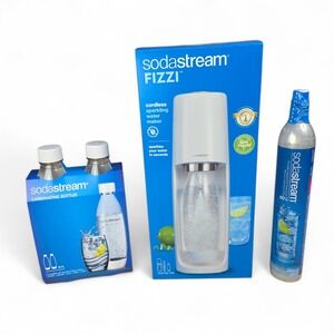 SodaStream Fizzi Cordless Sparkling Water Maker‎ New Open Box with 2 Extra & CO2